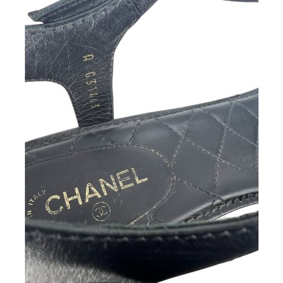 Chanel Lambskin Chain Interlocking CC Logo Thong Sandals in Black - Picture 14 of 16